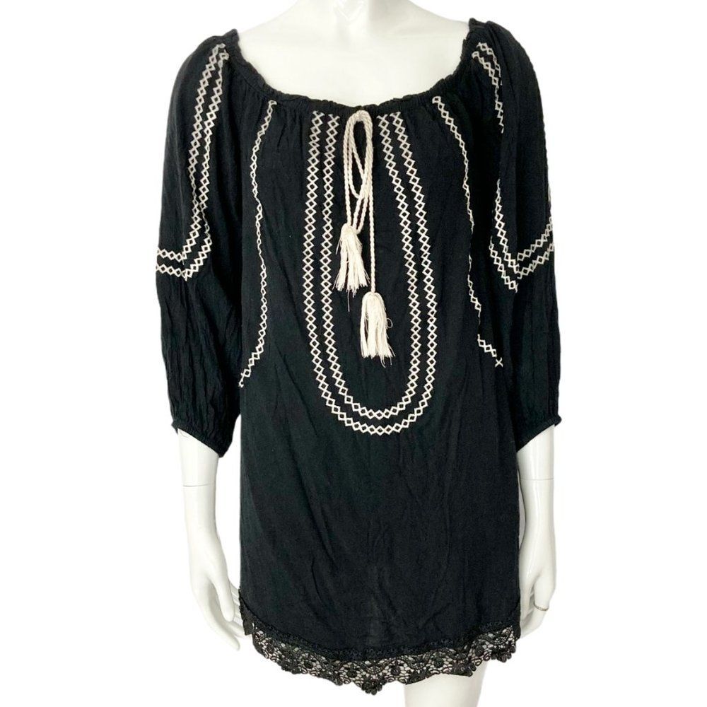 Flying Tomato Women's Embroidered Black White Tunic Small‎
